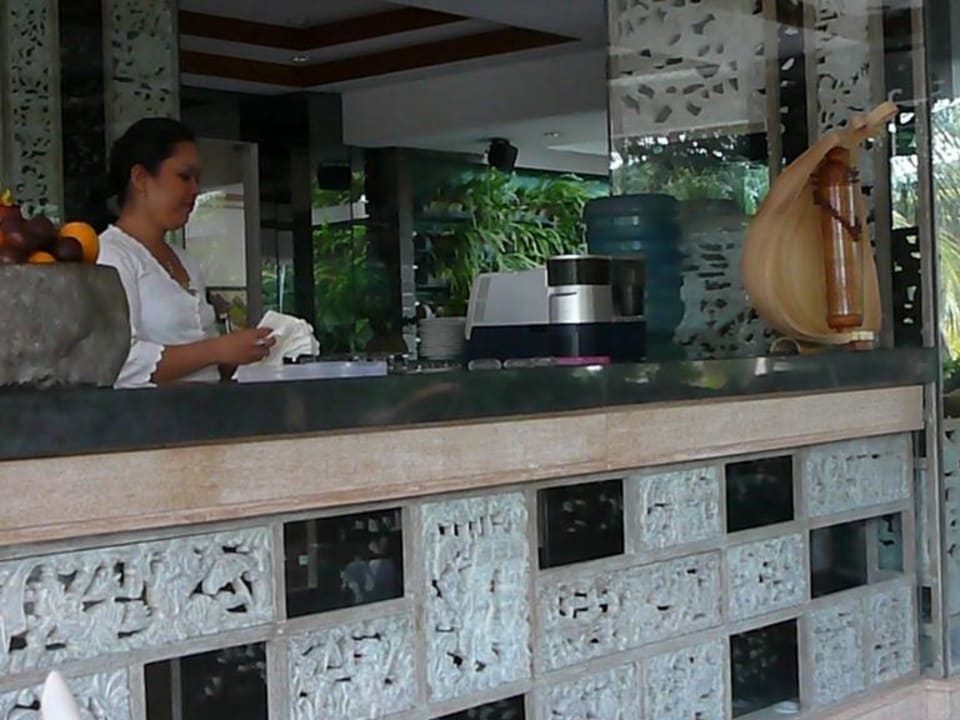 Bar in der Club Lounge Bali Mandira Beach Resort & Spa