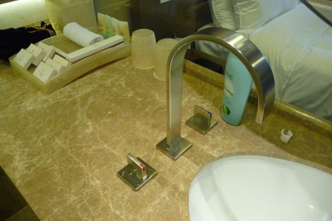 Edles Design Hotel Harbour Grand Hong Kong