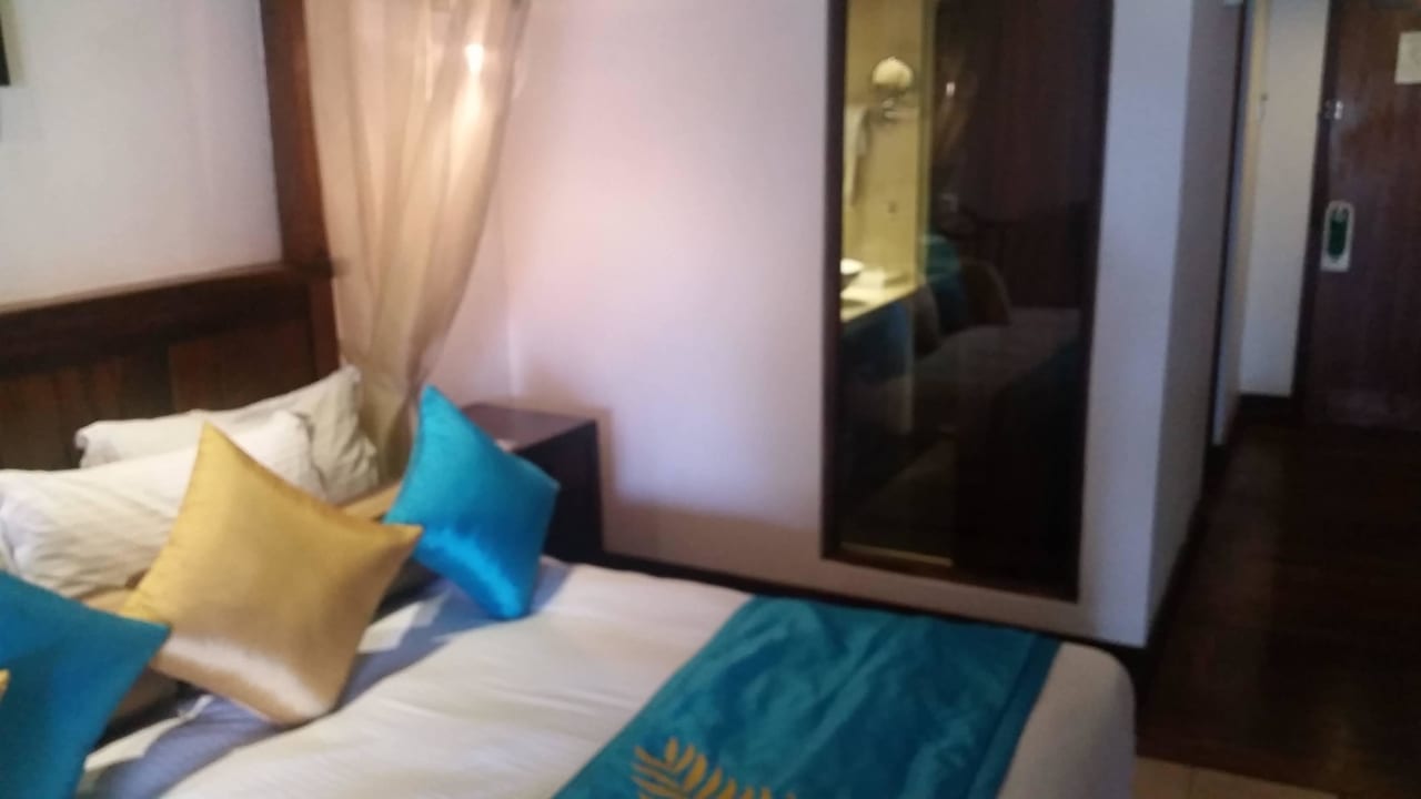 Blick ins Bad  Royal Palms Beach Hotel