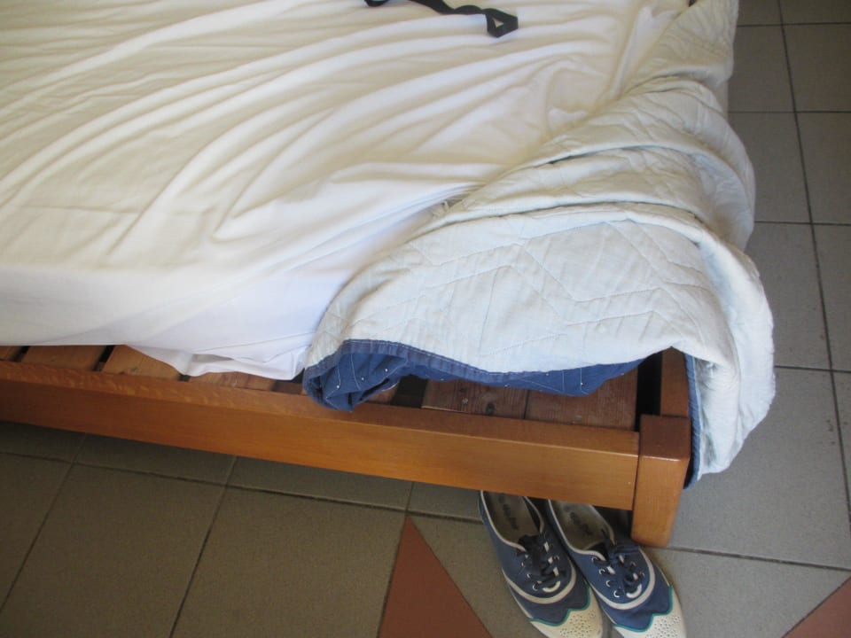 Łózko-brud pod materacem alltoura Club SUNRISE BEACH RESORT