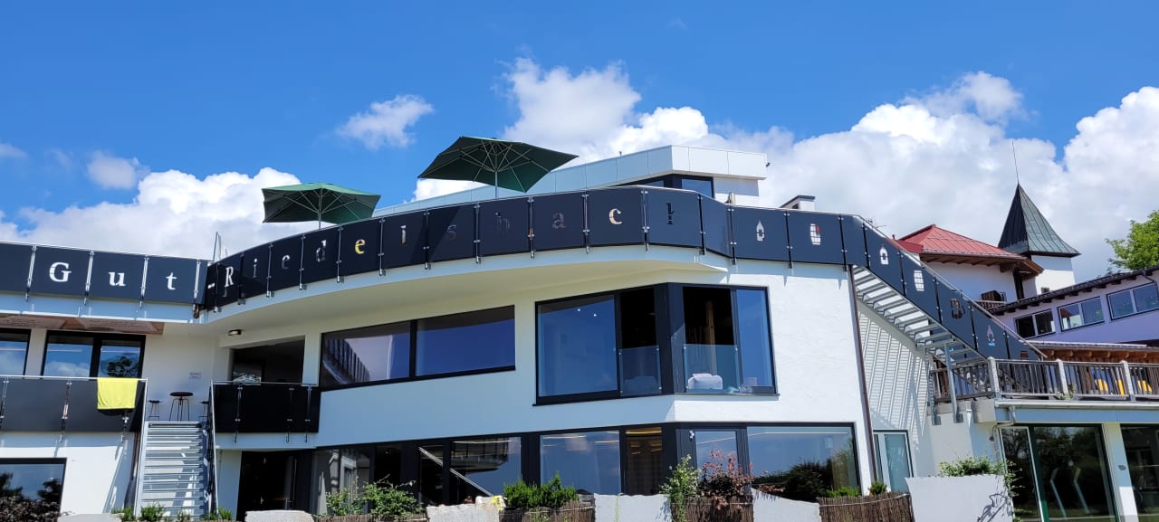Außenansicht 1. Bier & Wohlfühlhotel Gut Riedelsbach