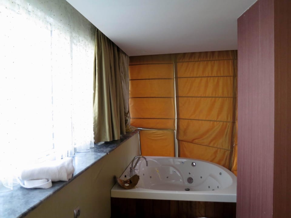 Aufenthalt und Schlafbereich Hotel Golden Palas