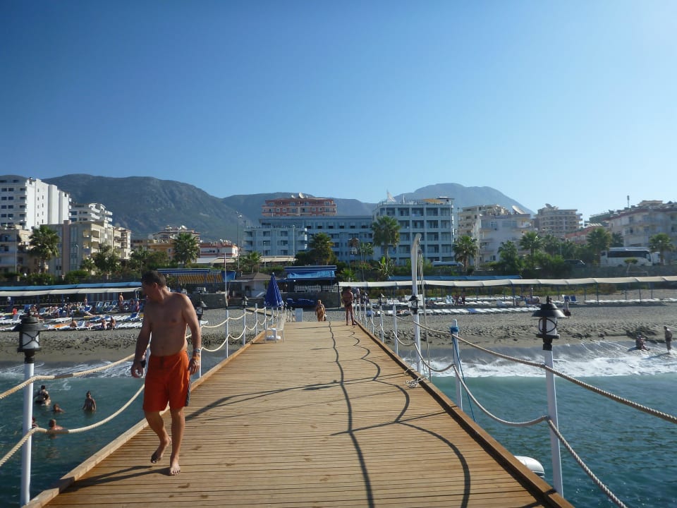 Molo - pohled na hotel Senza Grand Santana Hotel