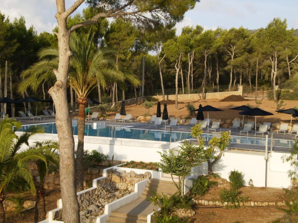 Neuer Pool-Bereich mit Garten Hotel Coronado Thalasso & Spa