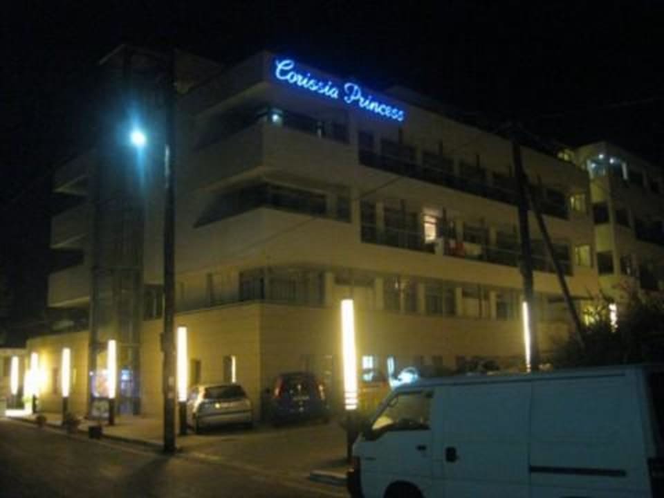 Hotel bei Nacht Hotel Corissia Princess
