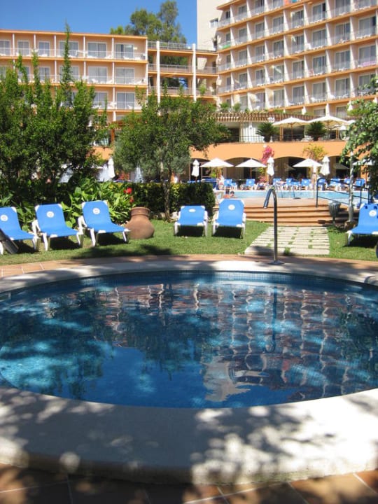 Noch ein weiterer kleiner Pool Valentin Grand Park Suite Hotel