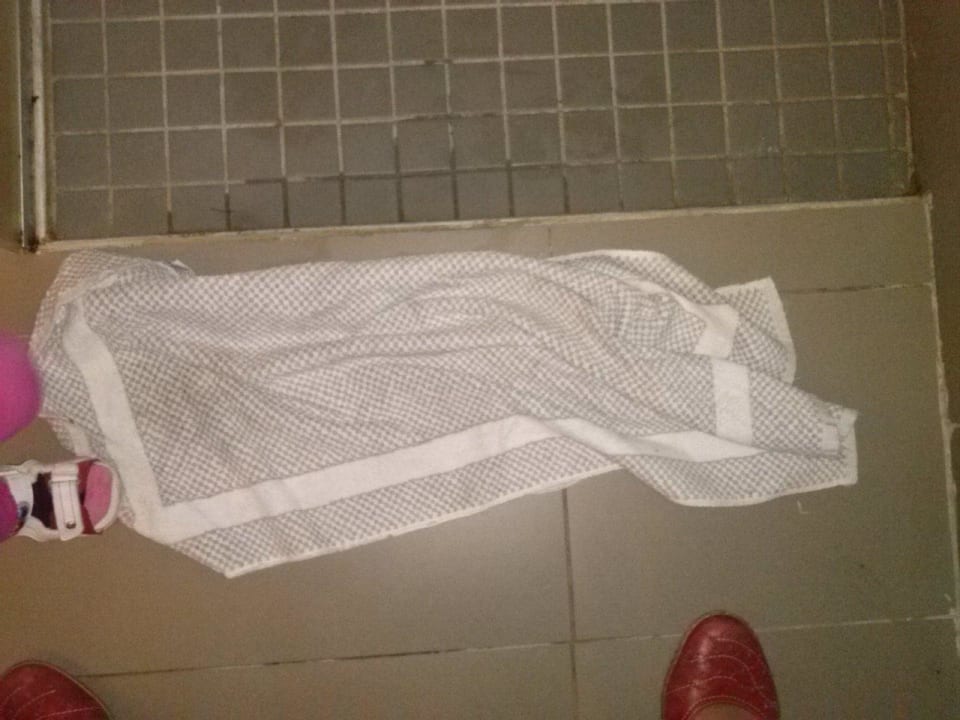 Dusche, Handtuch vor, sonst Überschwemmung Zi.304B Atlantica Mikri Poli Crete