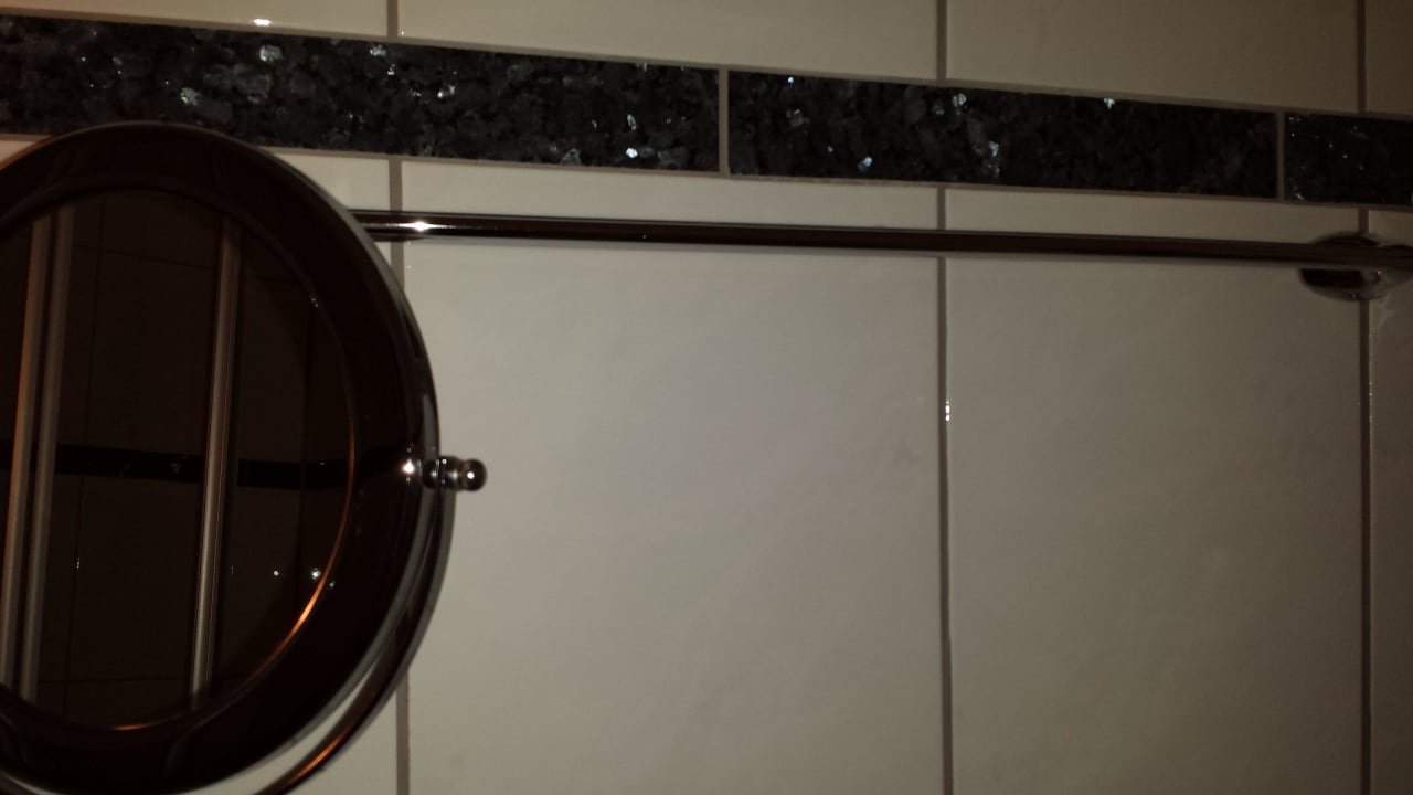 Bad mit Handtuchhalter - prima Hotel Am Oppspring