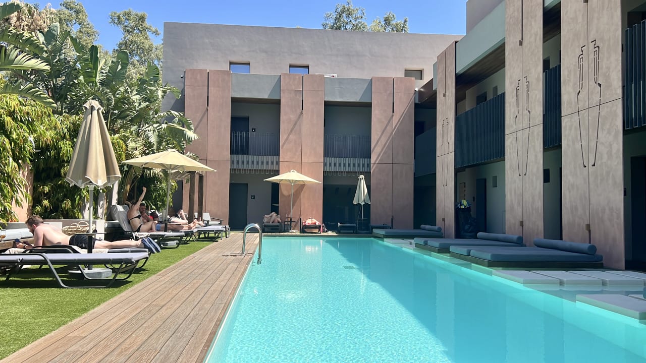 Pool Pilot Amphora Boutique Hotel