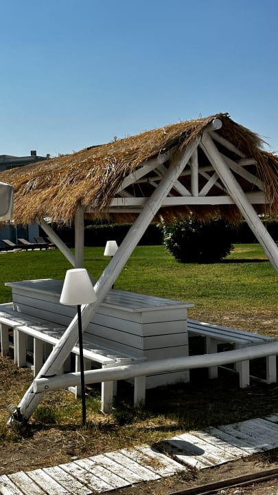 Gastro Asterias Beach Resort