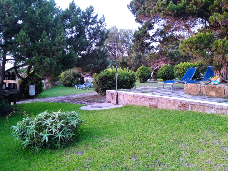 Gartenanlage Genari Beach Apartments