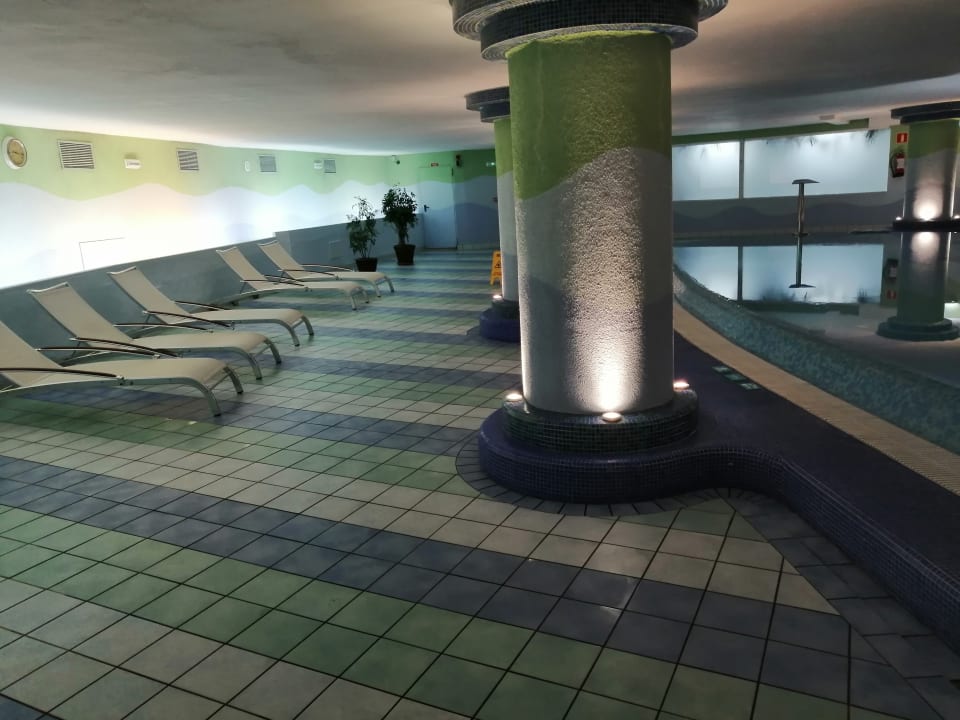 Pool Bull Escorial & Spa