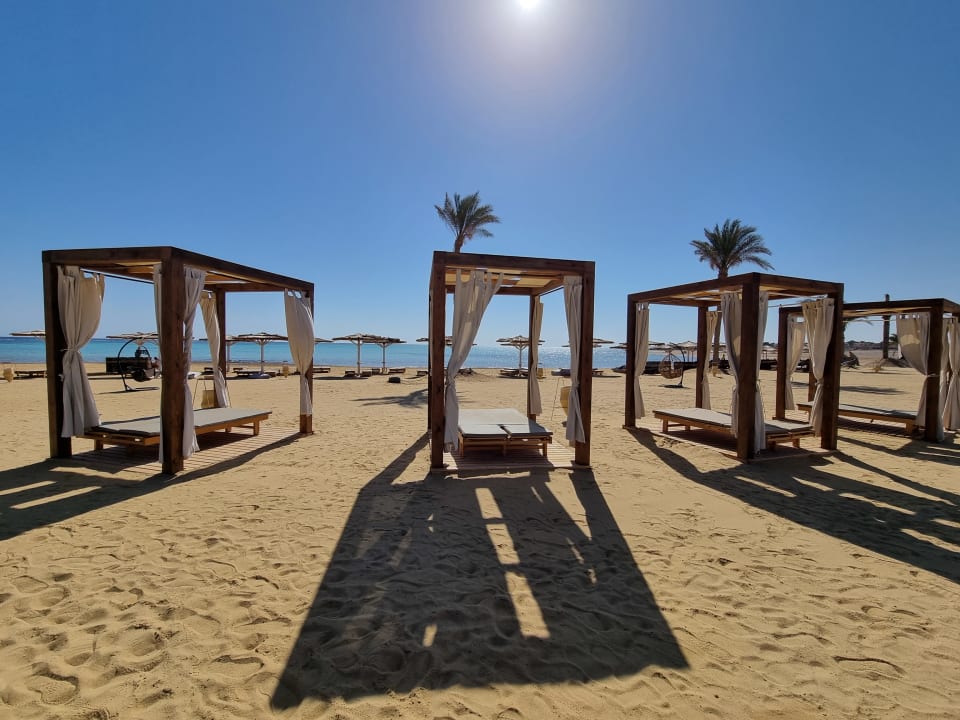 Strand True Beach Resort