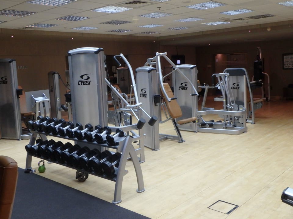 Teilansicht des Fitnessraums TIME Grand Plaza Hotel