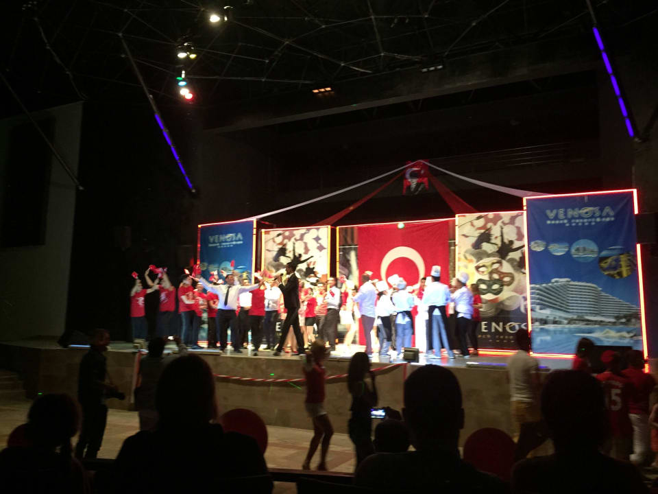 Abendshow Venosa Beach Resort & Spa