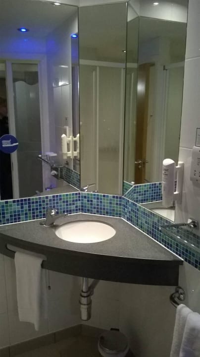 Łazienka Holiday Inn Express Dublin Airport