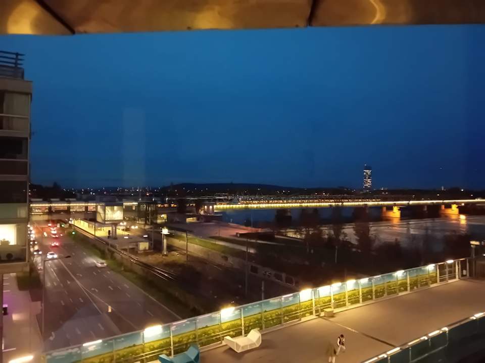 Ausblick harry's home Wien Millennium Tower