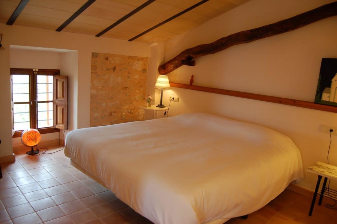 Habitación en la planta superior Hotel de la Vila