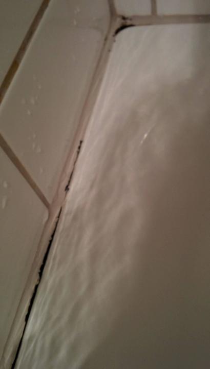 Schimmel in der Dusche Hotel Mainzer Hof