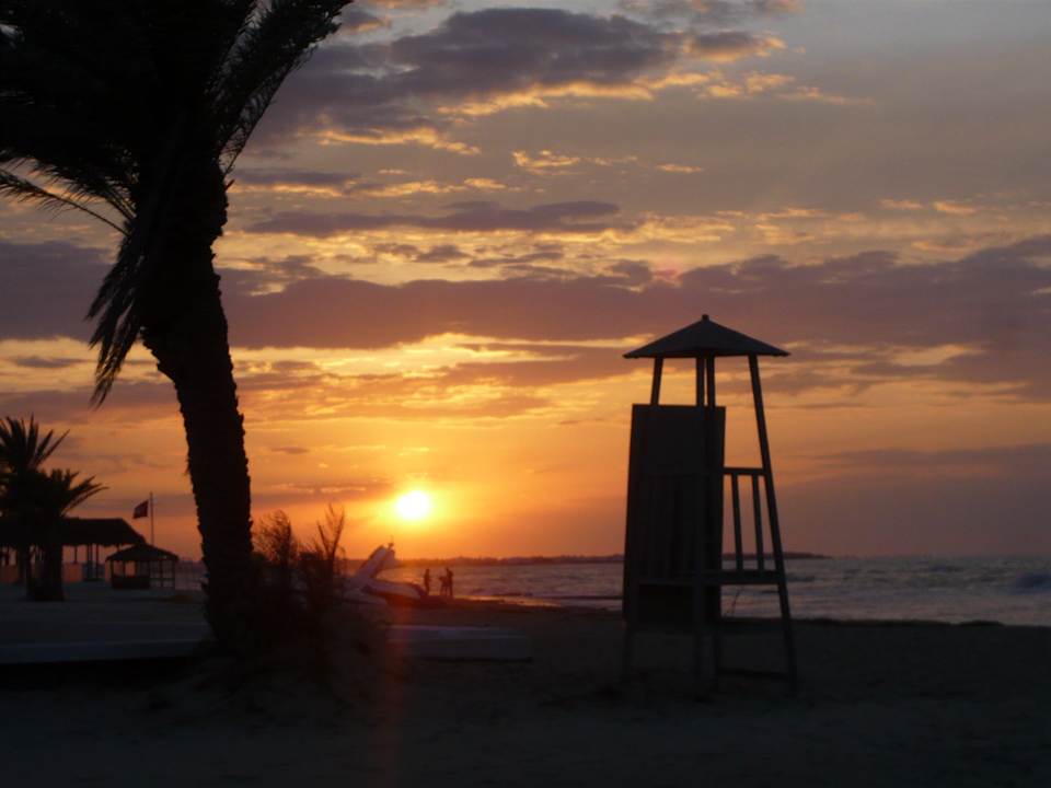 Pláž při západu slunce Hotel Dar Djerba Dahlia