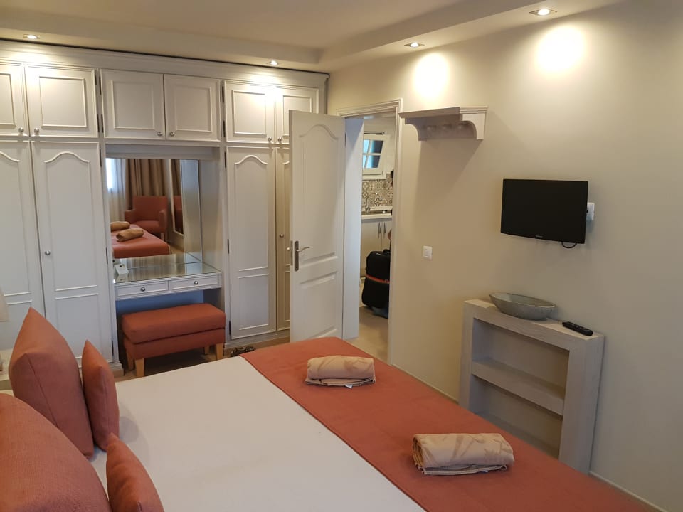 Zimmer Apartments Ambassador