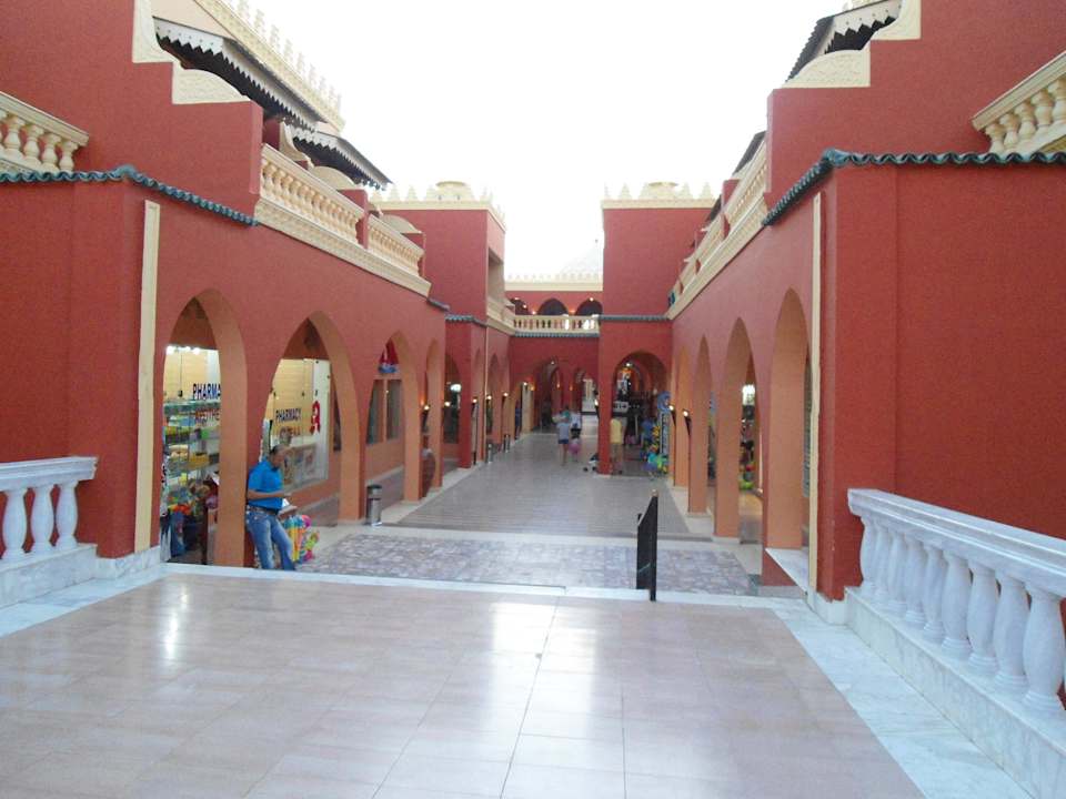 Главная аллея Pickalbatros Alf Leila Wa Leila Resort - Neverland Hurghada