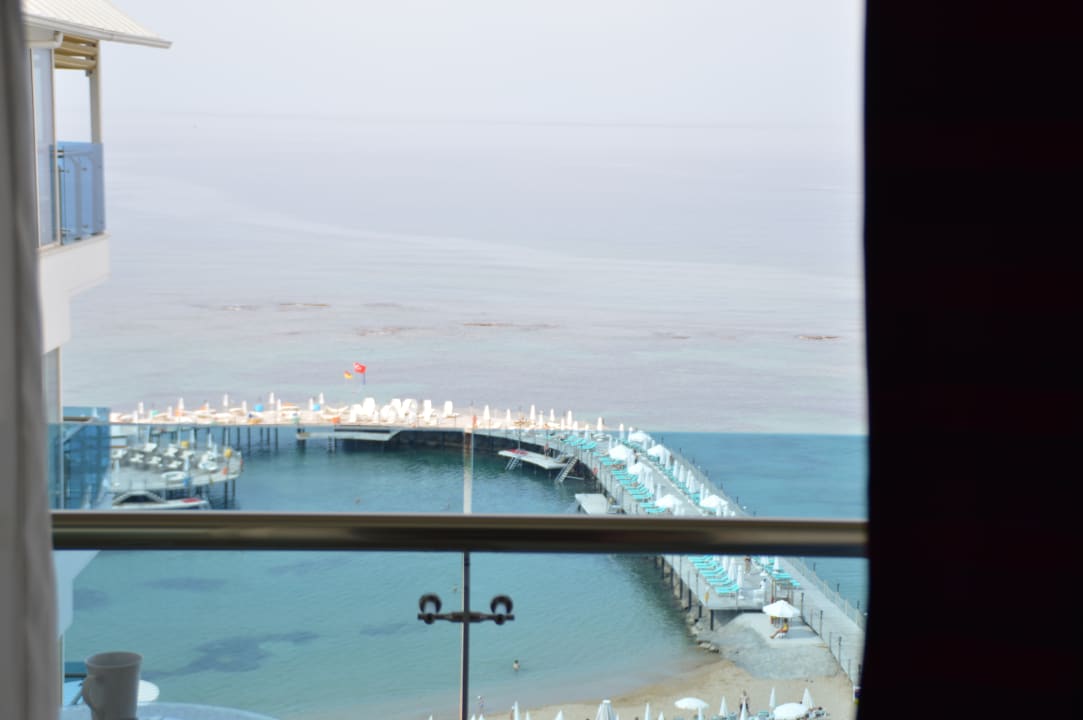 Ausblick Azura Deluxe Resort & Spa Hotel