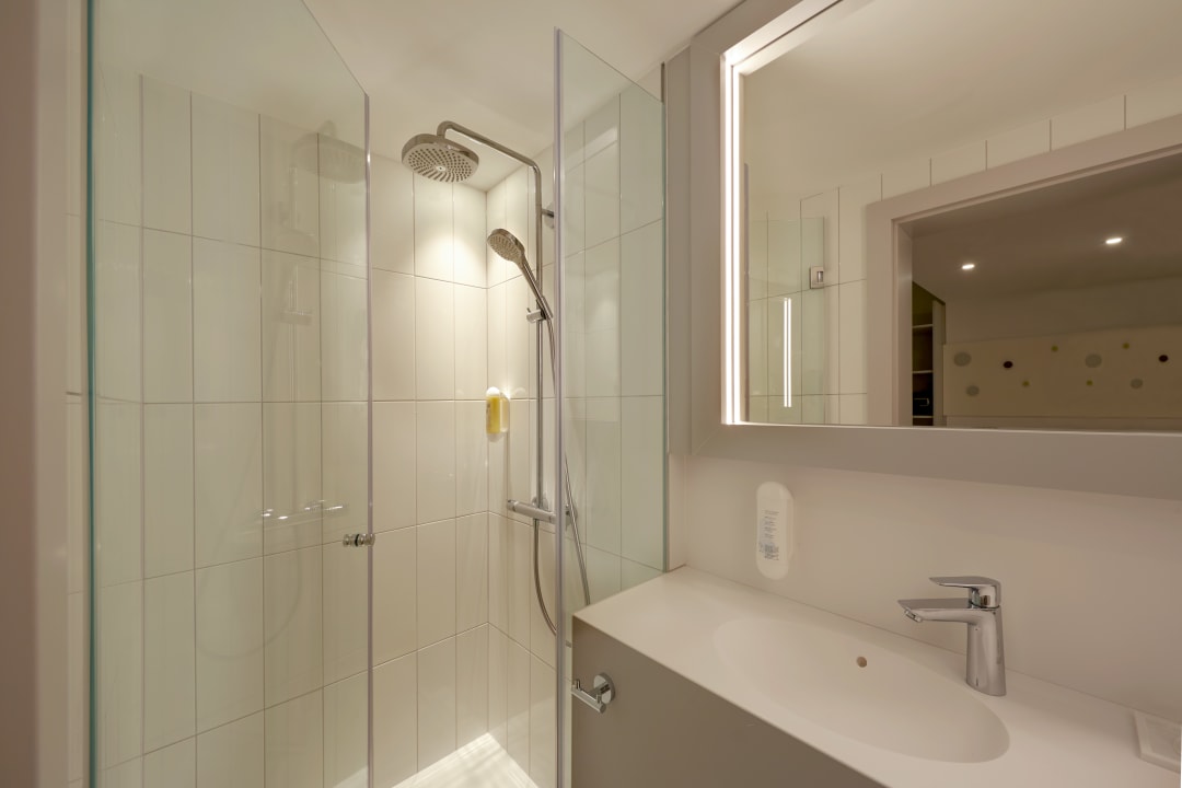 Zimmer H+ Hotel Wien