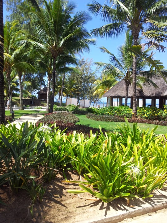 Gartenanlage Outrigger Mauritius Beach Resort
