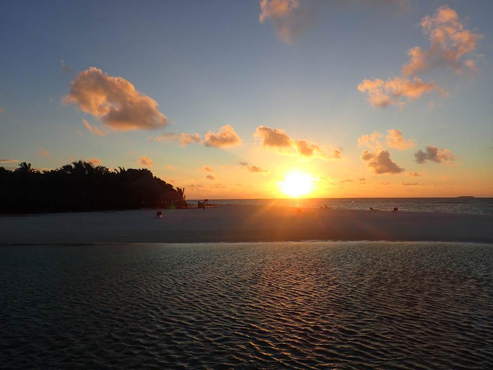 Sonnenuntergang Meeru Maldives Resort Island