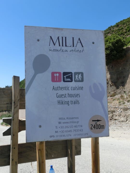 Hinweis Restaurant an der Zufahrt Milia Mountain Retreat