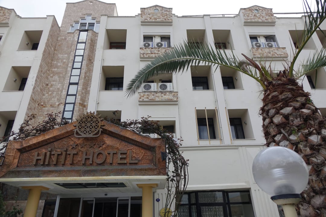 Hoteleingang Hitit Hotel