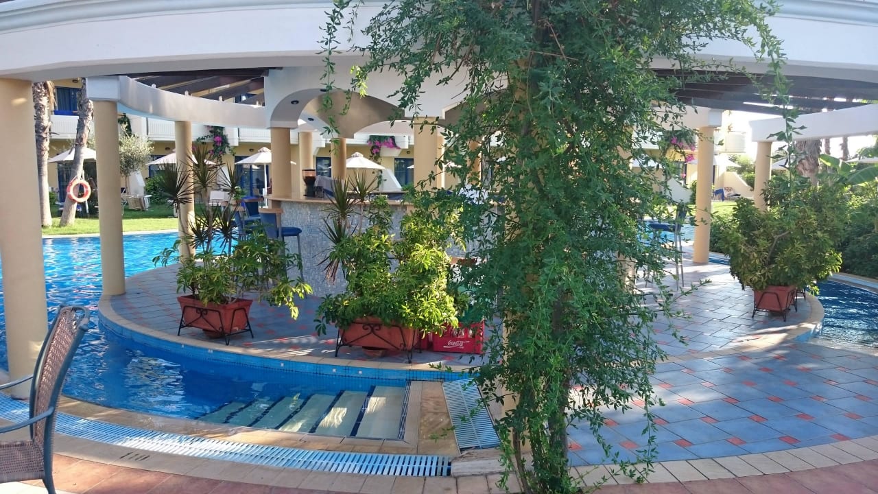Poolbar  Atrium Palace Thalasso Spa Resort & Villas