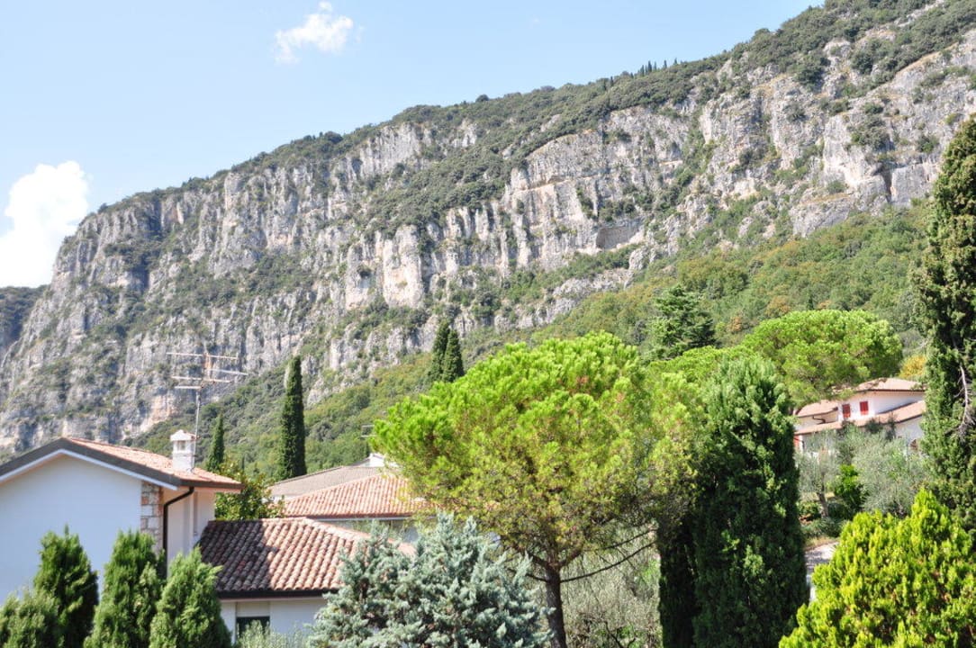 Richtung Gebirge Hotel Marco Polo