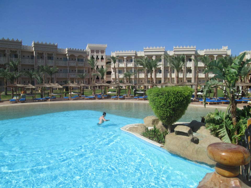 Бассейн Pickalbatros Palace Resort