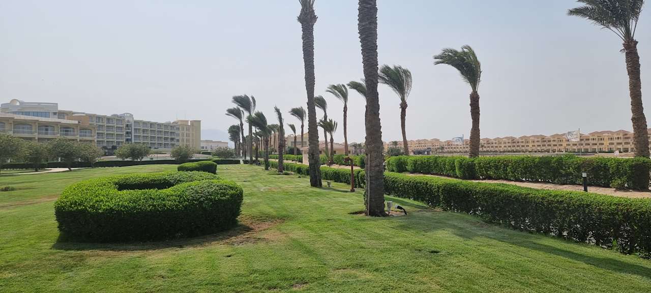 Gartenanlage Palm Royale Resort - Soma Bay
