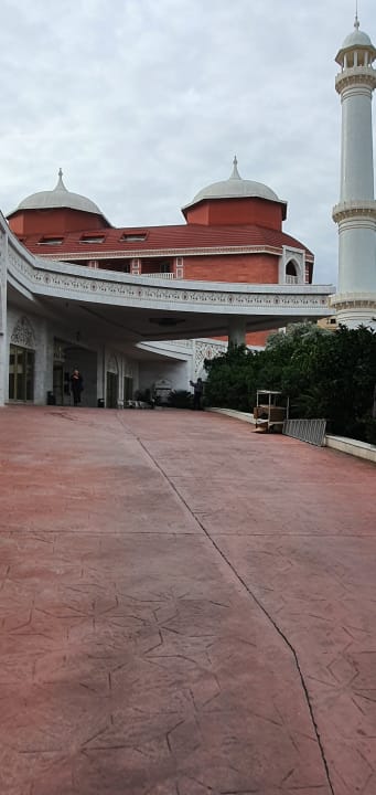 Außenansicht Royal Taj Mahal Hotel