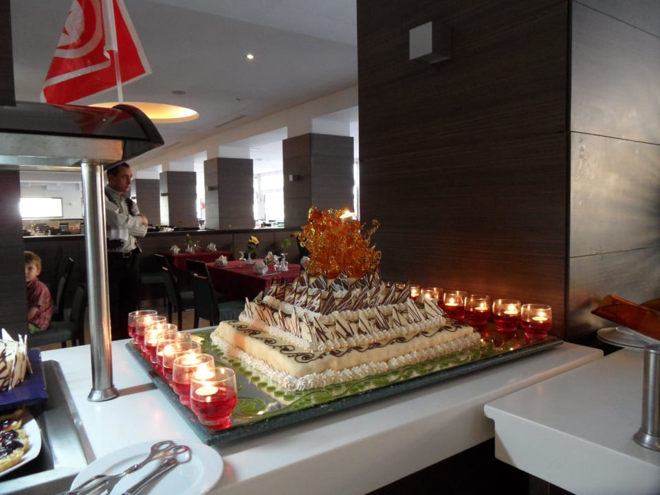 Ein Miniteil des Desserbüffets  Hotel Rosa Beach