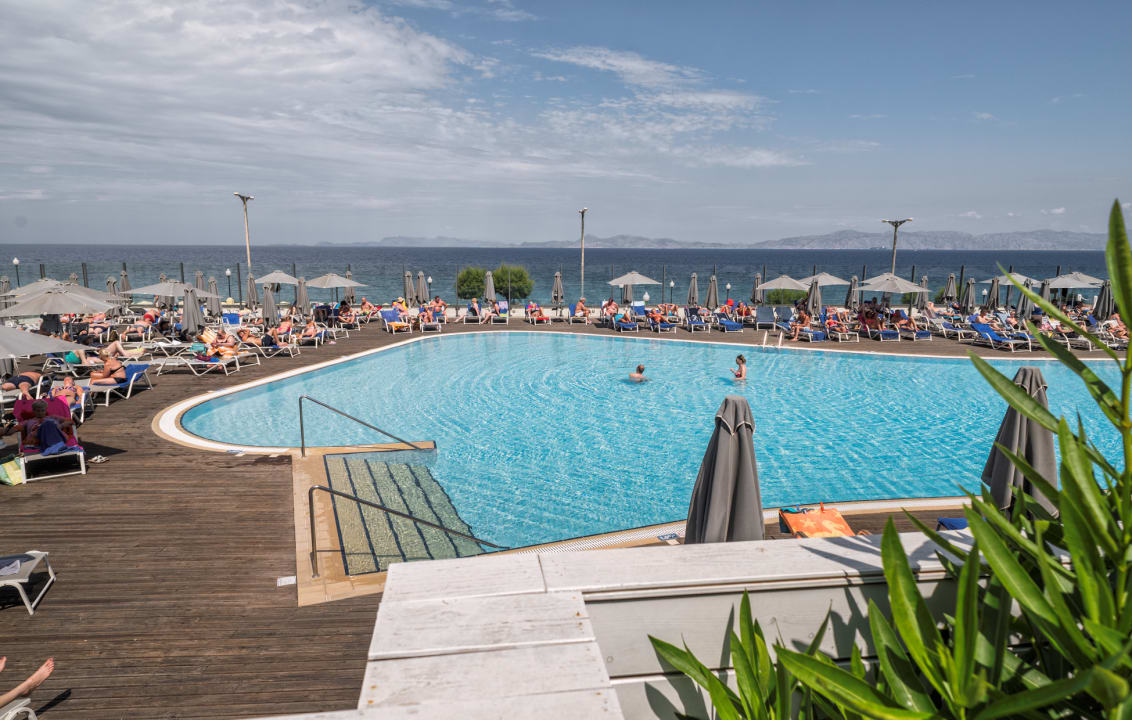 Mit Treppe ins Wasser Rhodos Horizon Resort