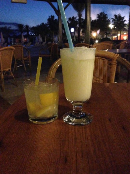 Die ersten Cocktails Papillon Belvil