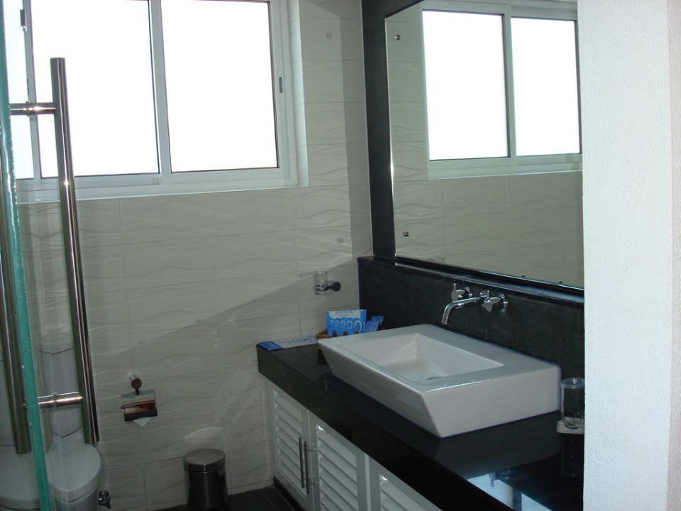 Badezimmer / Wasserbungalow Cinnamon Hakuraa Huraa Maldives