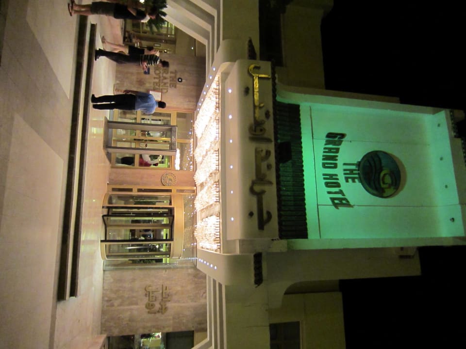 Der Eingang The Grand Hotel Hurghada