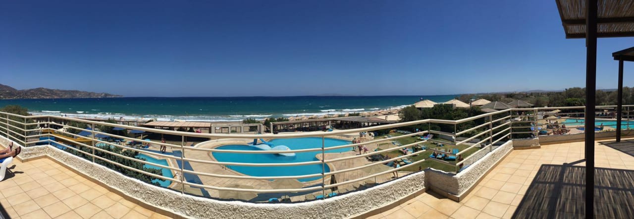 Perfekter Ausblick  Apollonia Beach Resort & Spa