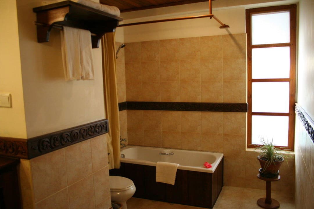 Geräumiges Bad Hotel Inle Lake View Resort