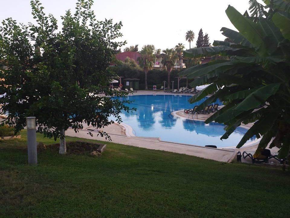 Poolbar Horus Paradise Luxury Resort & Club