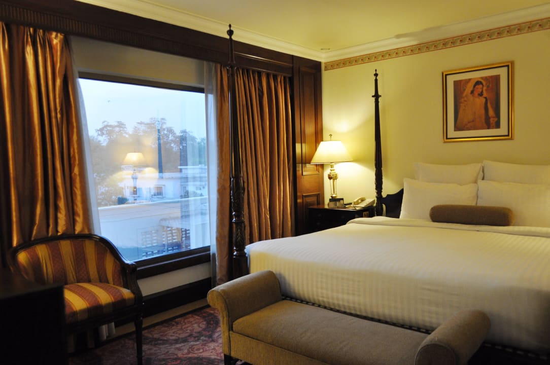 Business Suite Our Business Suite is a discerning  Hotel Pearl Continental Lahore