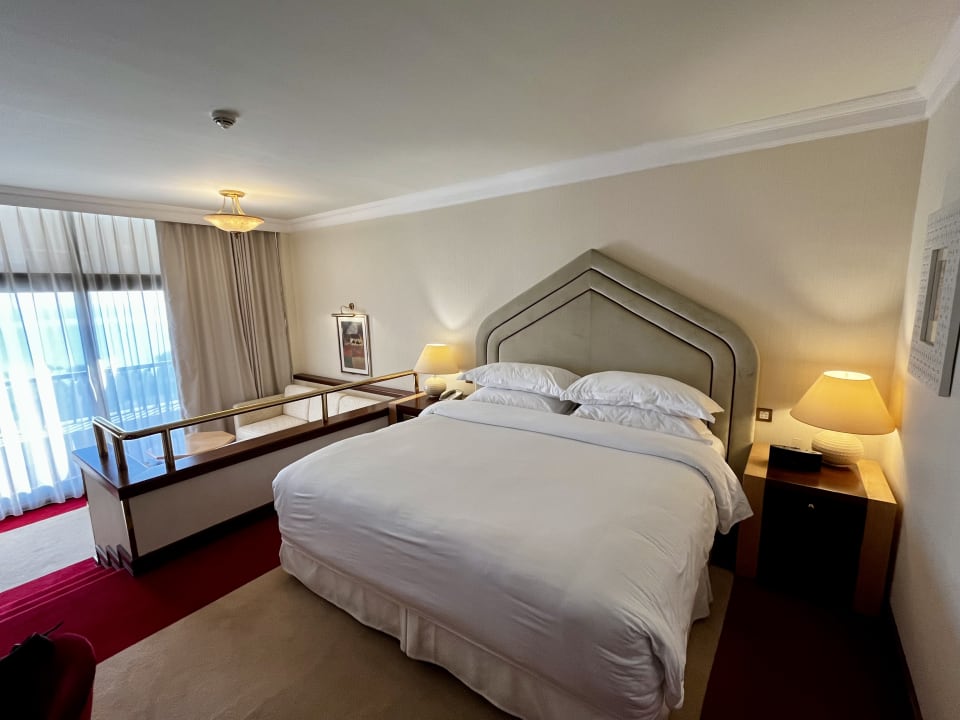 Zimmer Sheraton Grand Doha Resort & Convention Hotel