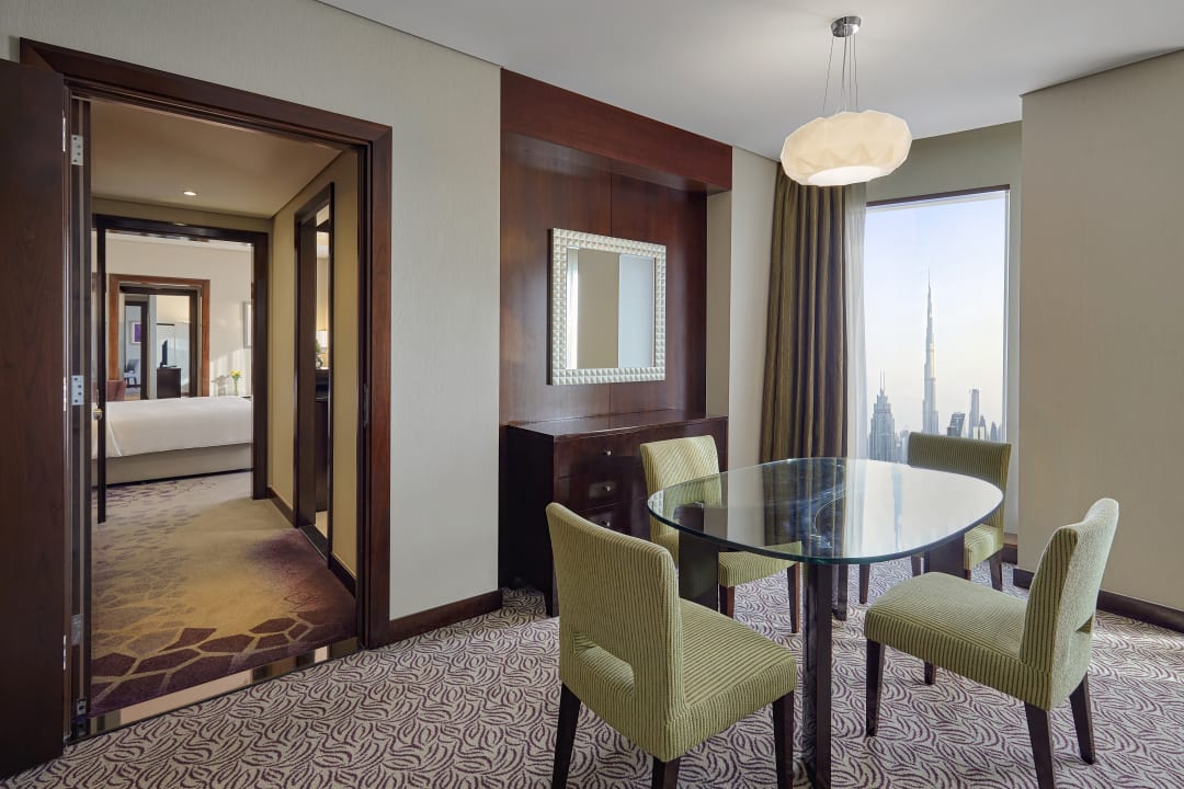 Zimmer Rose Rayhaan by Rotana