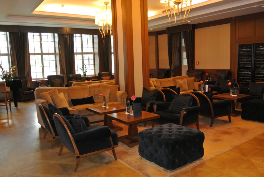 Café im Lobbybereich Grand Hotel Kempinski High Tatras
