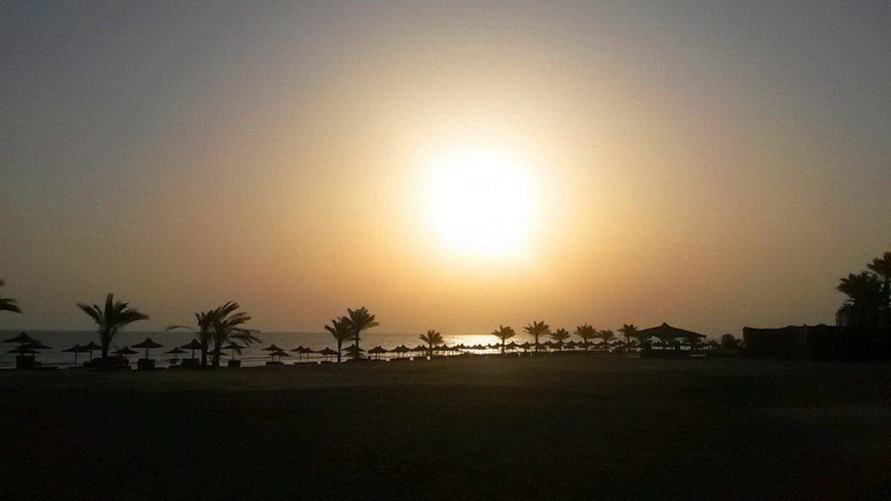 Sonnenaufgang Three Corners Sea Beach Resort